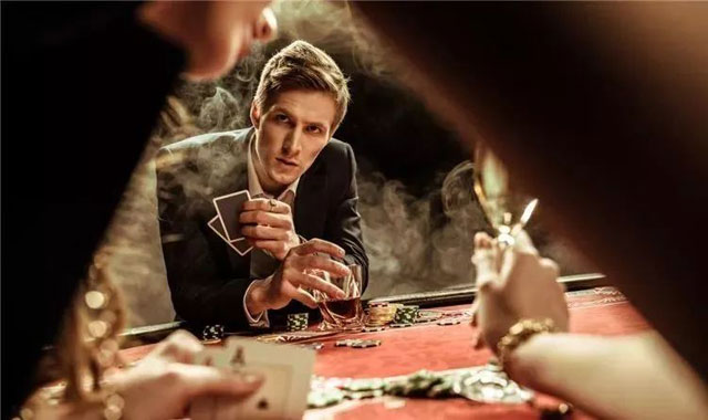 德州扑克飘浮打法：有位置时的翻后暗度陈仓